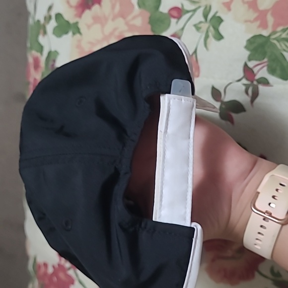 Puma hat - Picture 2 of 3